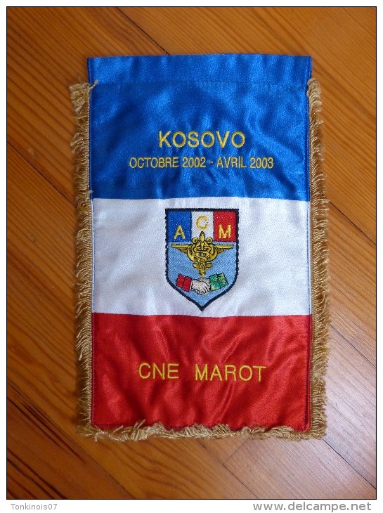 Superbe Fanion Bleu Blanc Rouge KOSOVO ACM 2002 2003 - Drapeaux