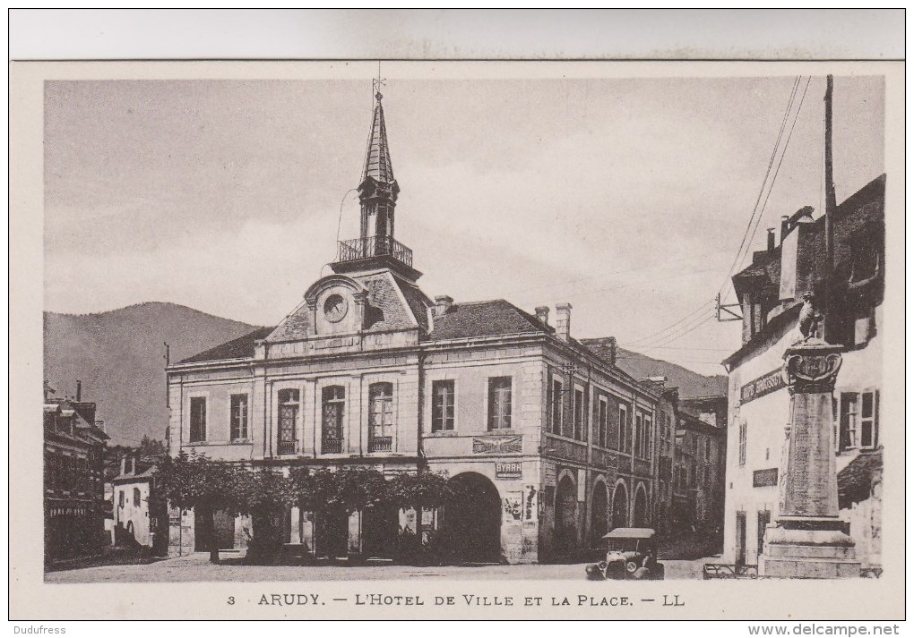 ARUDY   L HOTEL DE VILLE  ET LA LACE - Arudy