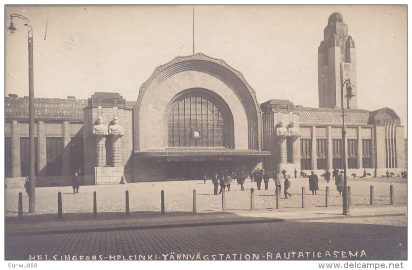 Helsingfors - Helsinki - Yärnvägstation-Rautatieasema (animation, 1940-45) - Finlande