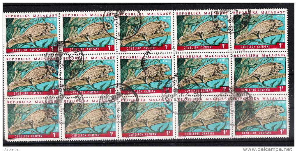 MADAGASCAR Lot Varié De Timbres Poste Oblitérés - Bloc Caméléon CAMPANI - Madagascar (1960-...)