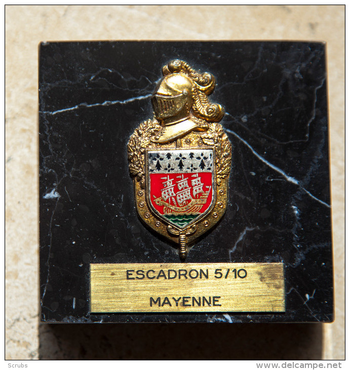 Légion Gend Mayenne Escadron 5/10	Sur Socle "marbre" - Police