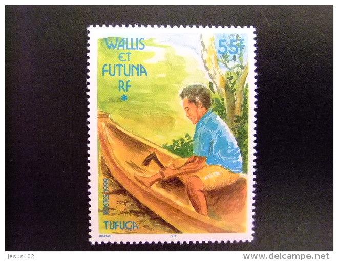 WALLIS Y FUTUNA WALLIS Et FUTUNA 1999 Petit Bateau Homme Construisant Une Pirogue Yvert & Tellier Nº 533 ** MNH - Neufs