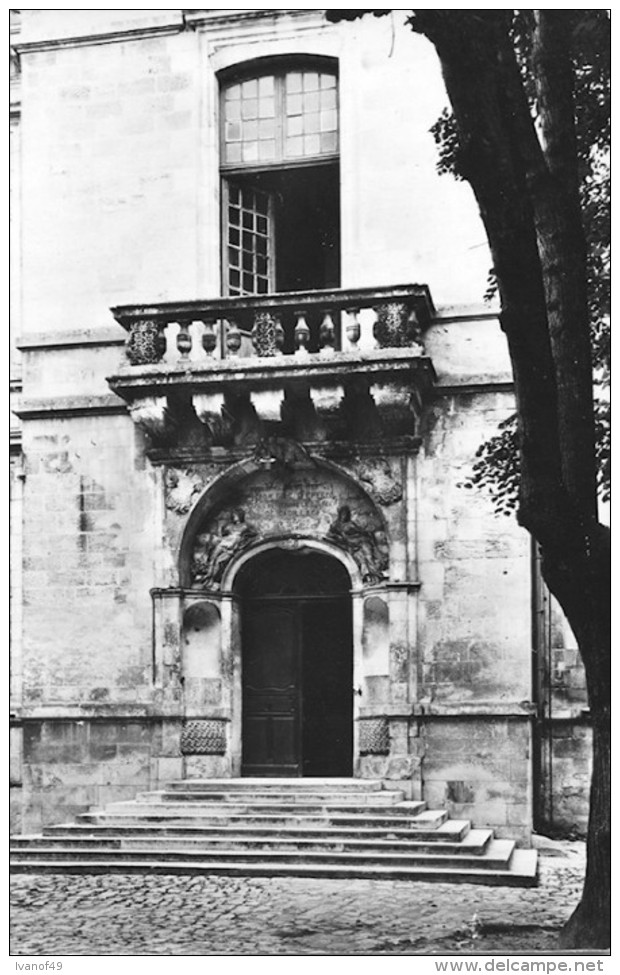 33 - CADILLAC SUR GARONNE - Château Des Ducs D'Epernon - Entrée Principale Sur Cour - Carte Photo - Cadillac