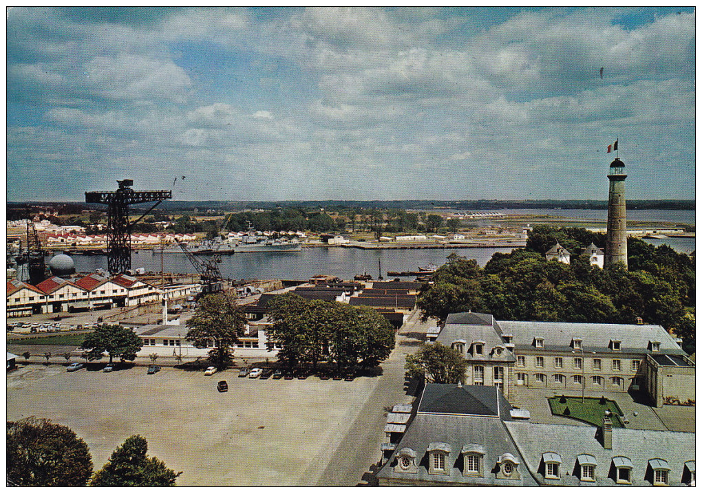 LORIENT - L'arsenal - Deux Pavillons De Préfecture Maritime Dominés Par "Tour Des Signaux" Ou "Découverte" (HA-c791) - Lorient