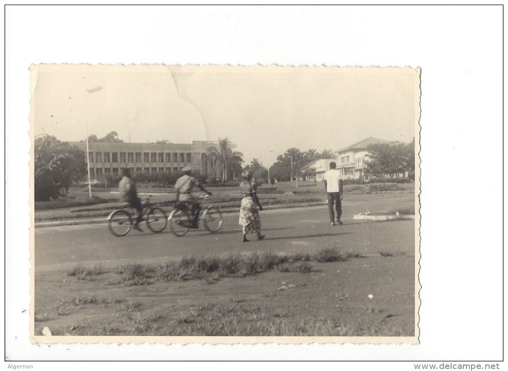 14258 - La Garde à Vélos Soldats  Couple 2 Scans  (Format 10 X 15) - Congo Français