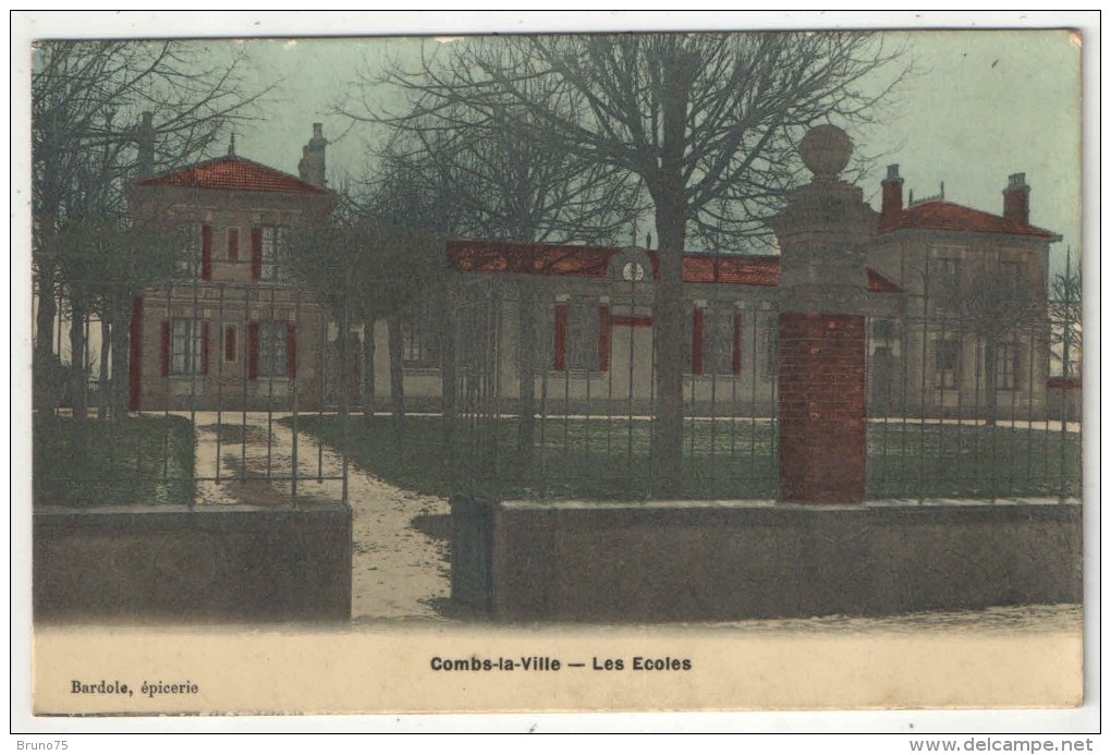 77 - COMBS-LA-VILLE - Les Ecoles - Edition Bardole, épicerie - 1911 - Combs La Ville