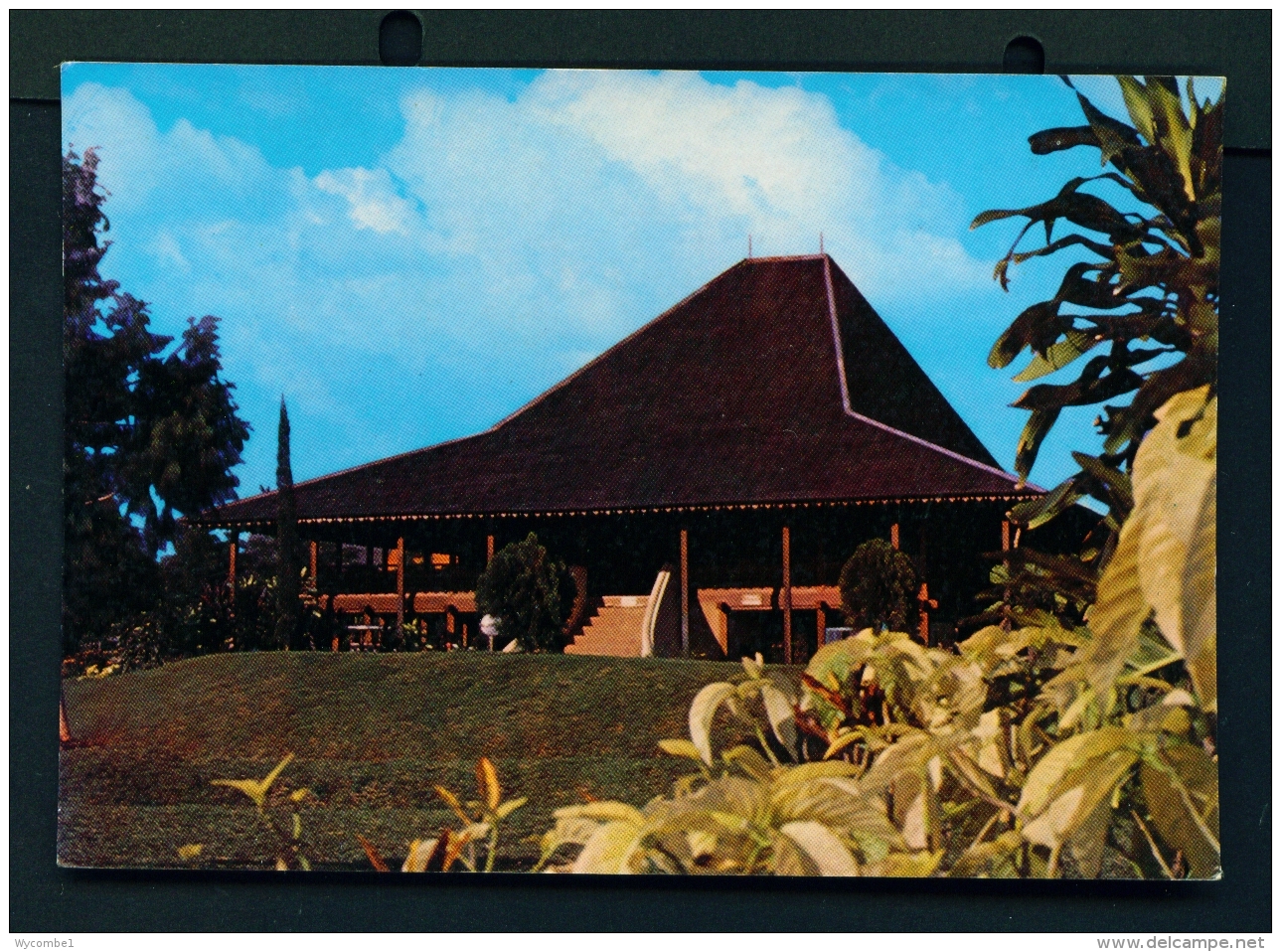 INDONESIA  -  Taman Mini  Bengkulu Traditional House  Unused Postcard - Indonesien