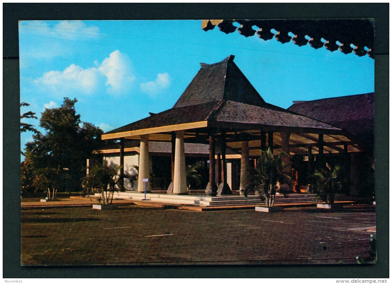 INDONESIA  -  Java  Traditional House  Unused Postcard - Indonesia