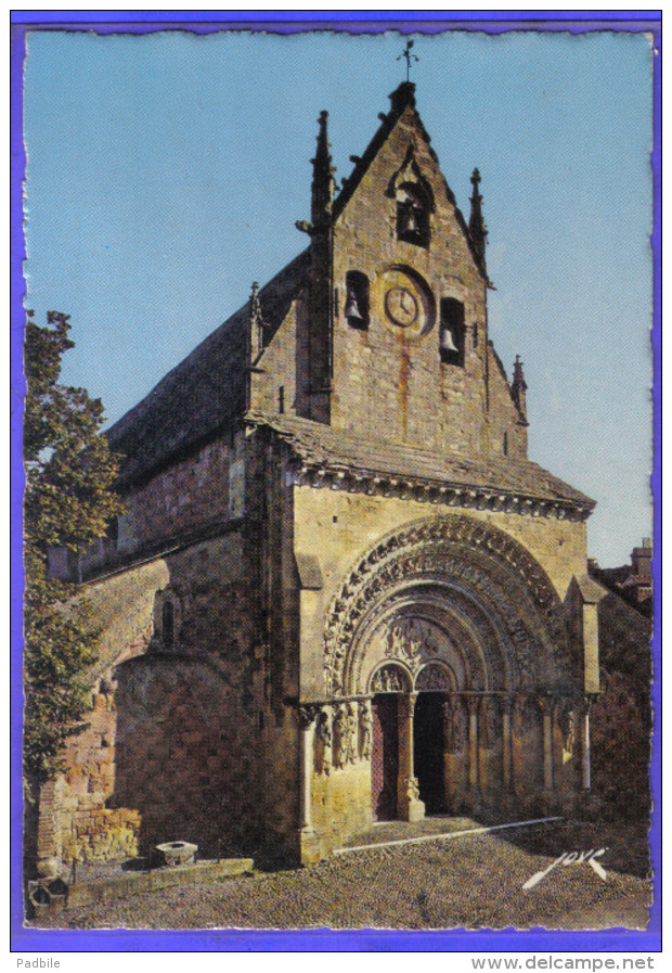 Carte Postale 64. Morlaas L'église   Trés Beau Plan - Morlaas