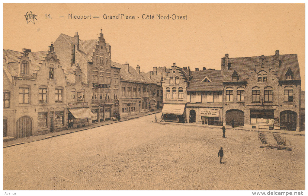 NIEUWPOORT / GROTE MARKT / GRAND PLACE / DELHAIZE  / MERCERIE / HOTEL BELLE VUE - Nieuwpoort