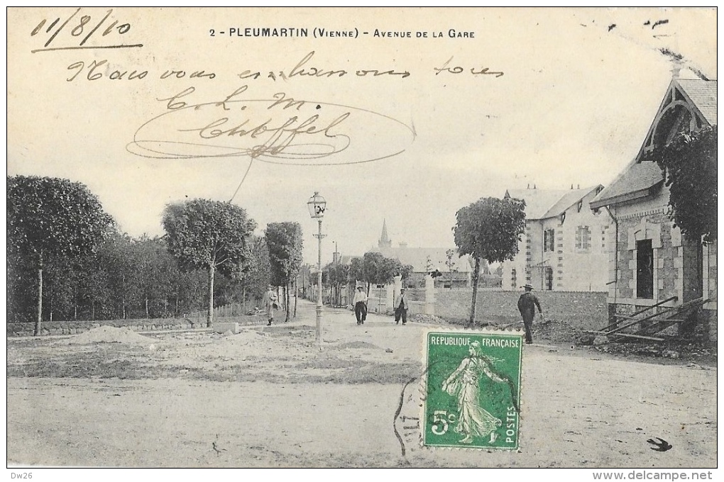 Pleumartin (Vienne) - Avenue De La Gare - Carte N°2 - Pleumartin