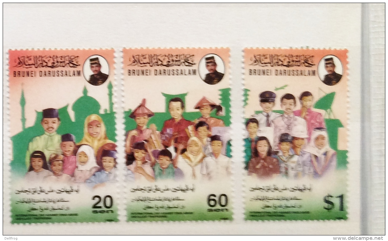 Brunei  1994 International Day Drug Abuse Set MNH - Brunei (1984-...)