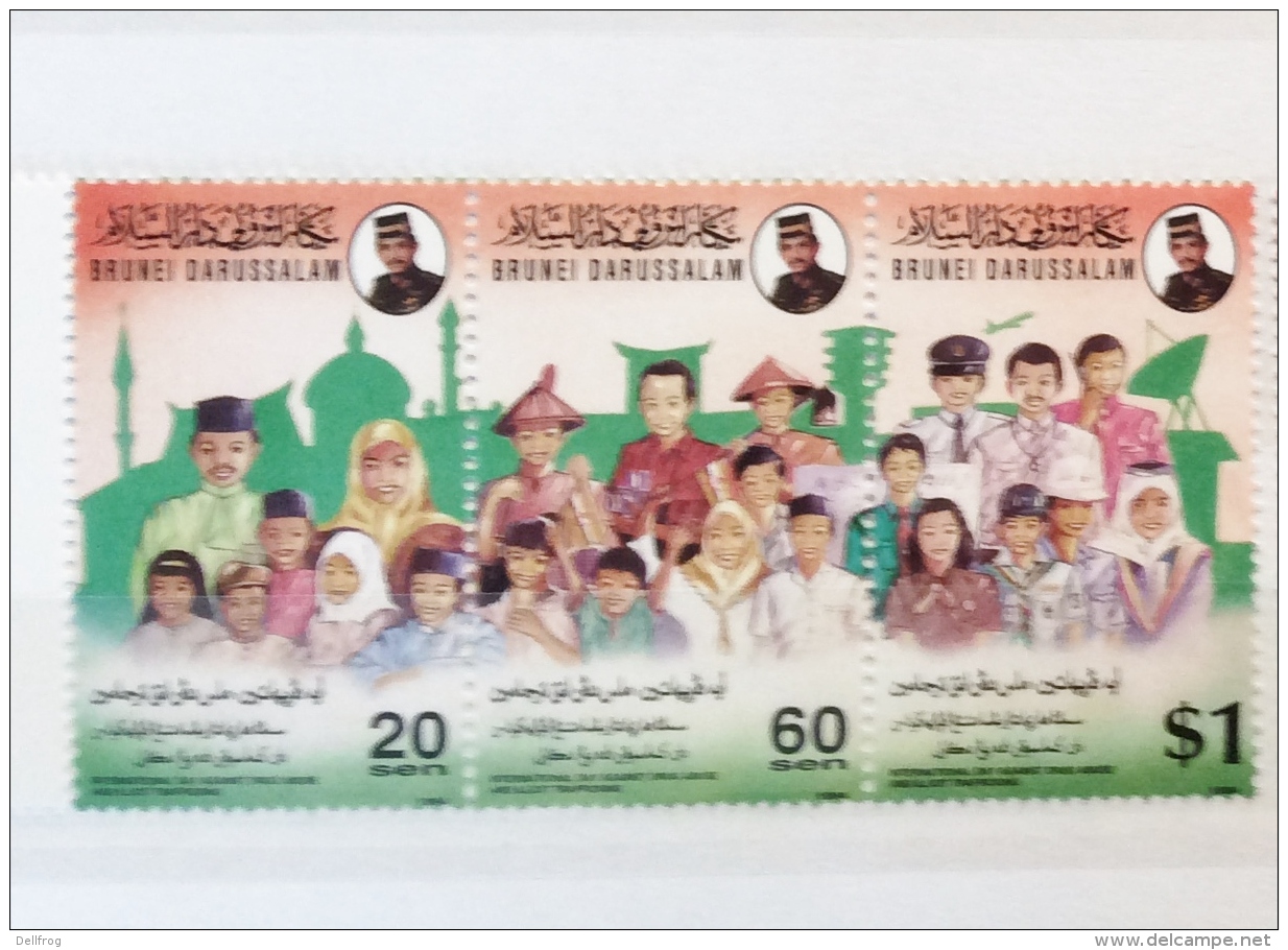 Brunei  1994 International Day Drug Abuse Strip Set MNH - Brunei (1984-...)