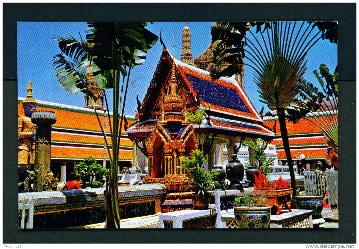 THAILAND  -  Bangkok  Emerald Buddha Temple  Used Postcard As Scans - Thailand