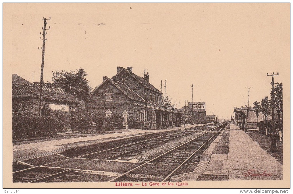 Lillers - La Gare Et Les Quais - Scan Recto-verso - Lillers