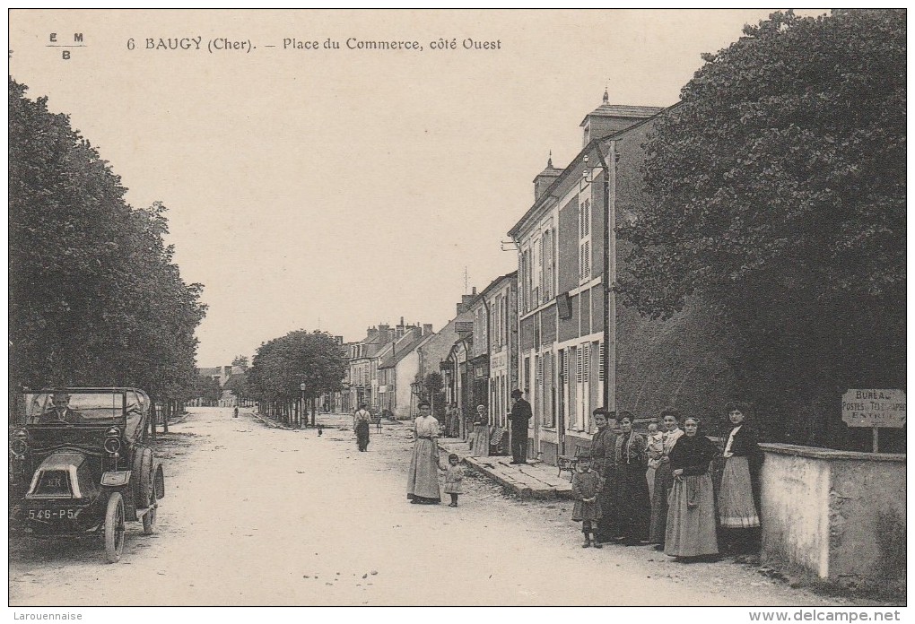 18 - BAUGY - Place Du Commerce, Côté Ouest - Baugy