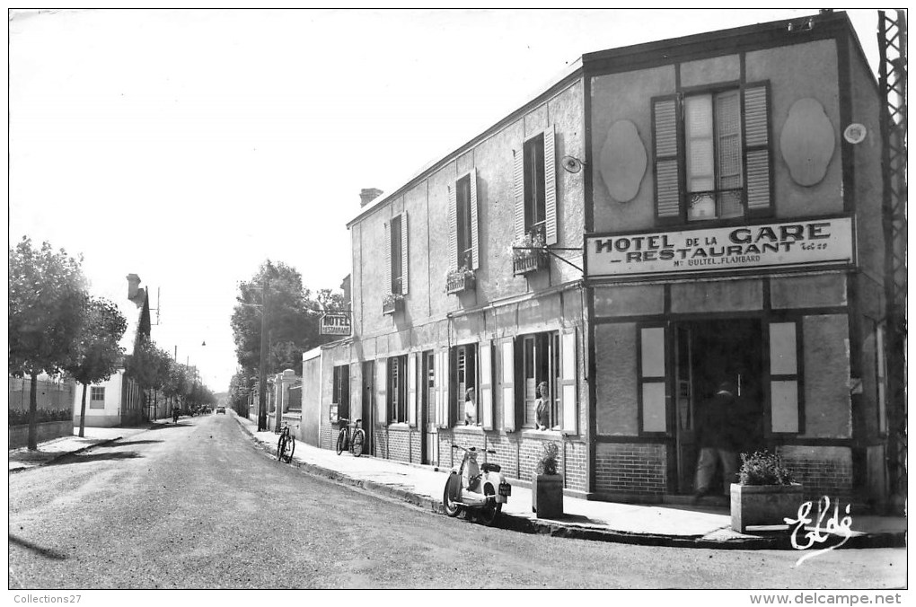 14- LUC -SUR-MER    HOTEL DE LA GARE - ET ROUTE DE LA DELIVRANCE - Luc Sur Mer