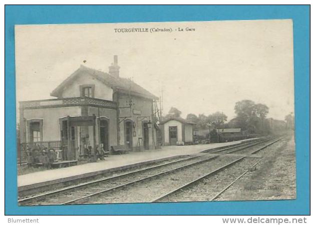 CPA - Chemin De Fer La Gare TOURGEVILLE 14 - Autres & Non Classés