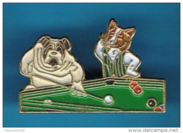 PIN´S //  ** BOULEDOGUE & RENARD ** JOUEURS DE BILLARD ** - Billard