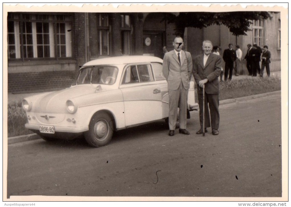 Photo Originale Voiture - Trabant 601 S Bi-Color Customisée - Allemagne De L'Est - - Automobiles