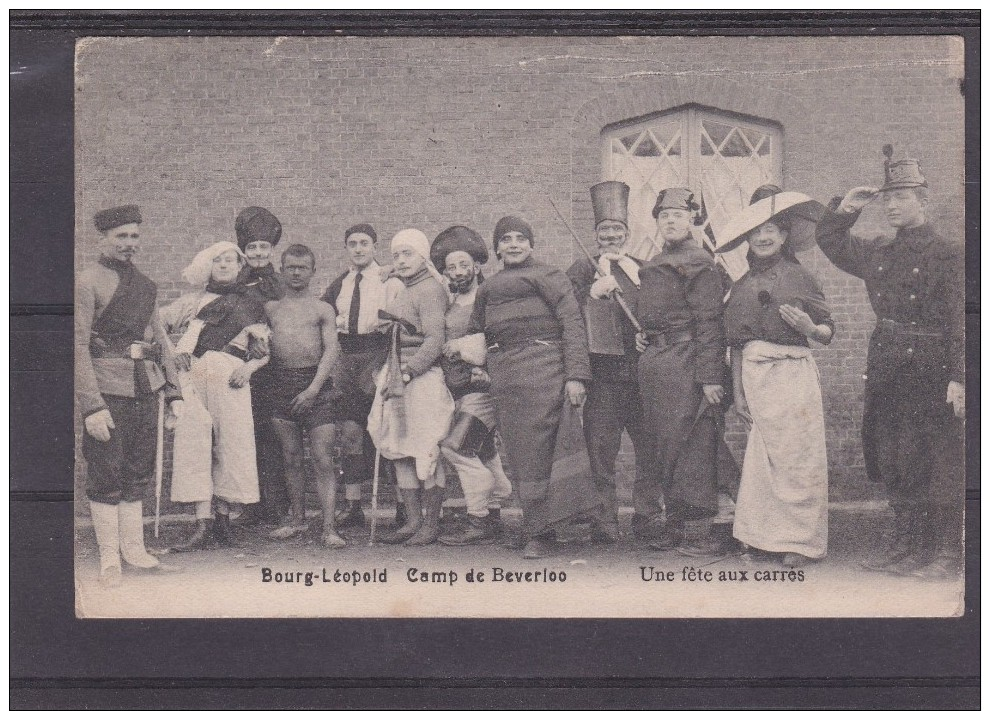 CP Bourg-Léopold.Une Fete Aux Carrés. - Leopoldsburg (Camp De Beverloo)