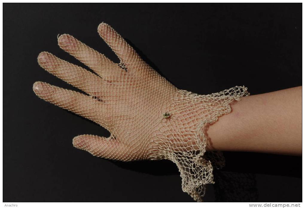 GANTS RESILLE DAME BEIGE Longs 30 Cms Petite BRODERIE CROCHET Sur Le Dos De La Main - 1900-1940