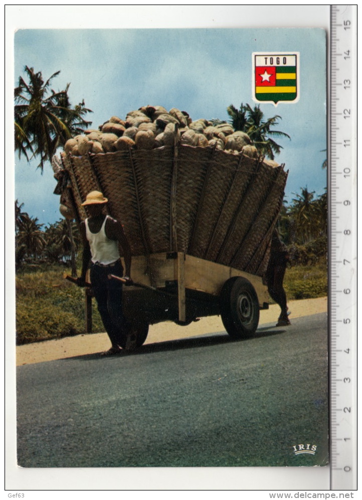 République Du Togo - Chaette De Noix De Coco / A Cartful Of Coconuts - Togo