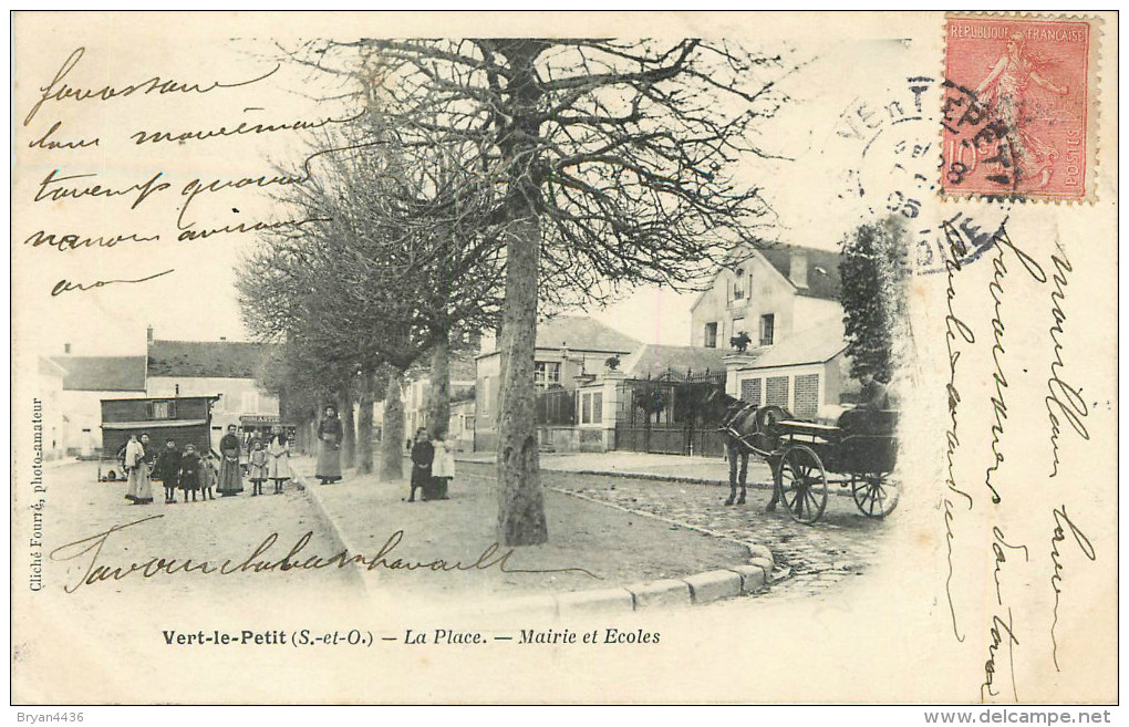 91 - VERT LE PETIT - ESSONNE - LA PLACE MAIRIE ET ECOLES - CPA ANIMEE - VOIR SCANS - Vert-le-Petit