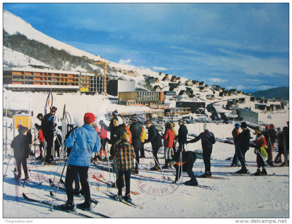 AUVERGNE - SUPER BESSE - STATION DE SPORTS D´HIVER - VUE D´ENSEMBLE - Auvergne Types D'Auvergne