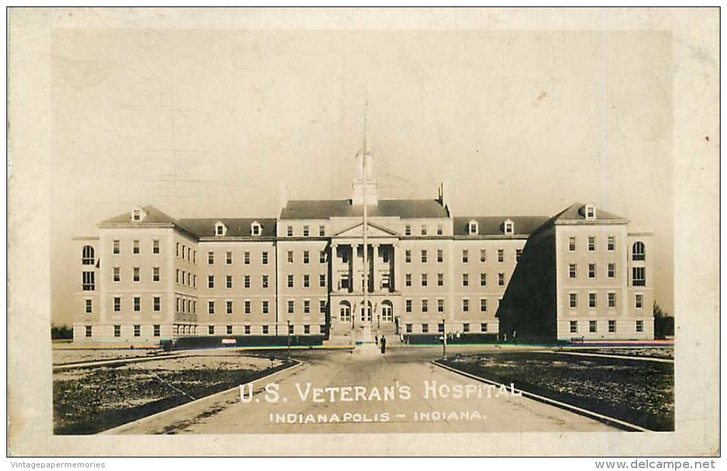 265689-Indiana, Indianapolis, Post Card Size Photo, US Veteran's Hospital - Indianapolis
