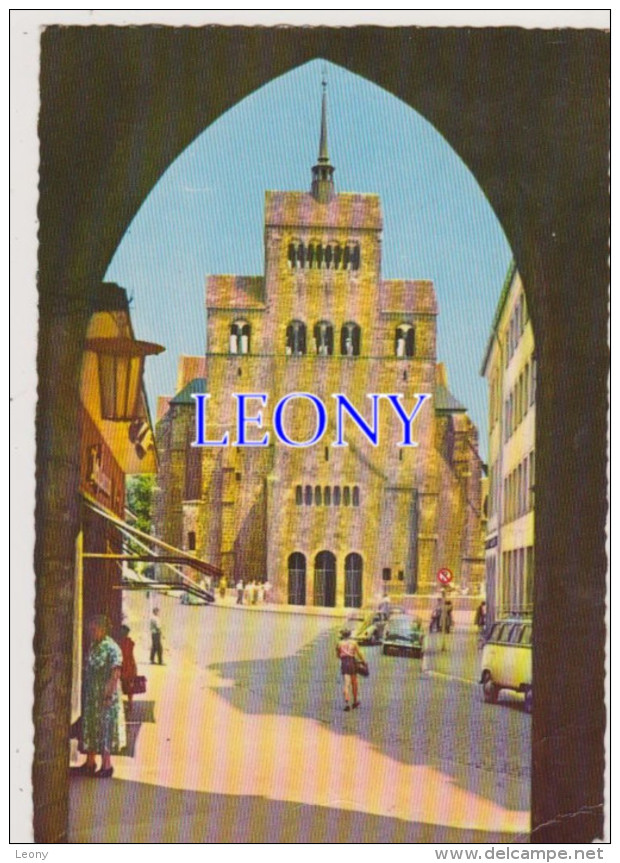 CPSM 10X15    D´ ALLEMAGNE -  MINDEN - DOM Mit RATHAUSBOGEN - VOITURES -1968 - Minden