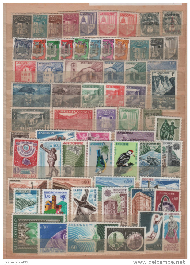 Lot De 65 Timbres Différents Neufs Avec Ou Sans Charnières - Nuevos