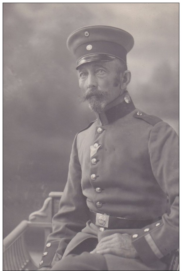 Foto Deutsche Soldaten 1.Weltkrieg Regensburg Bayern Sergeant Koppelschloss  Regiment 11 - Guerre, Militaire