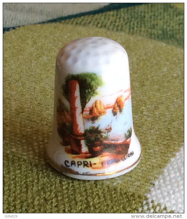 THIMBLES - DÉS À COUDRE - CAPRI, ILTALIE  - PORCELAINE -  FARA GETONI - - Dés à Coudre