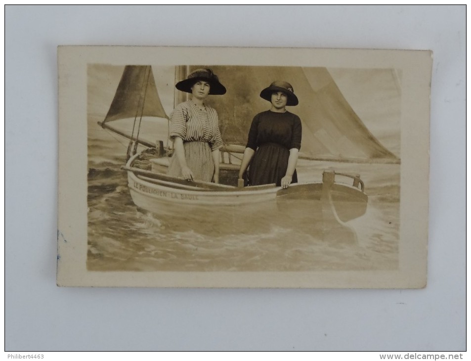 DEUX JEUNES FEMMES LE POULIGUEN LA BAULE - Costumes