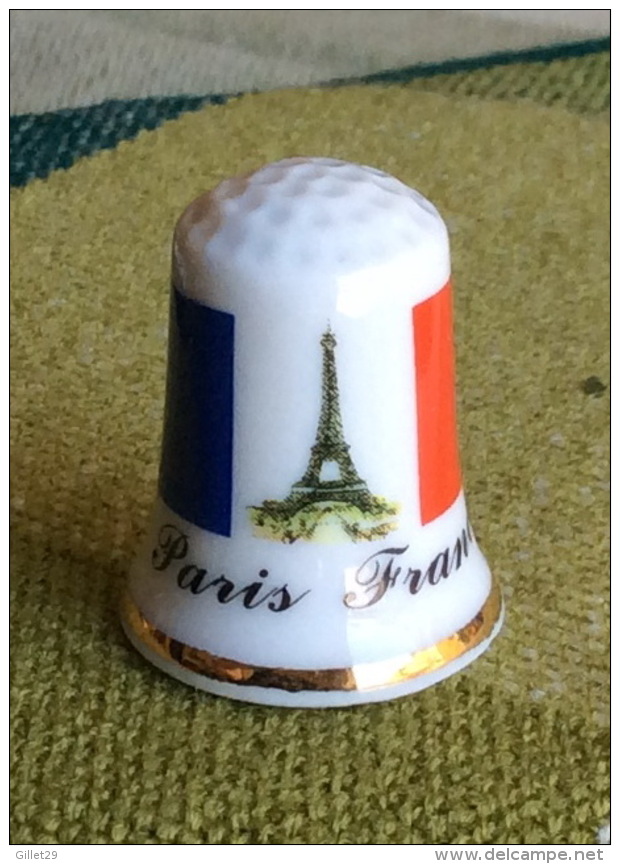 THIMBLES - DÉS À COUDRE EN PORCELAINE - PARIS-FRANCE - DRAPEAU &amp; TOUR EIFFEL - - Dés à Coudre