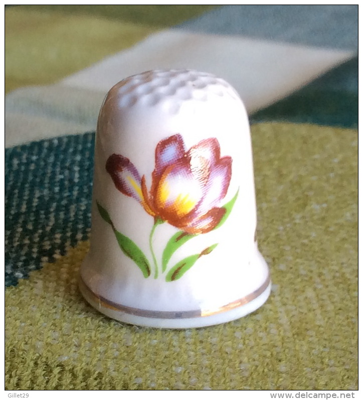 THIMBLES - DÉS À COUDRE EN PORCELAINE -  LAS VEGAS, NEVADA, U.S.A. - - Dés à Coudre