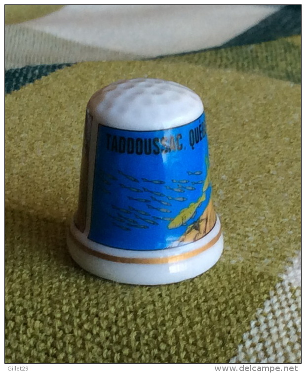 THIMBLES - DÉS À COUDRE  EN PORCELAINE - TADOUSSAC, QUÉBEC - BALEINE - - Dés à Coudre