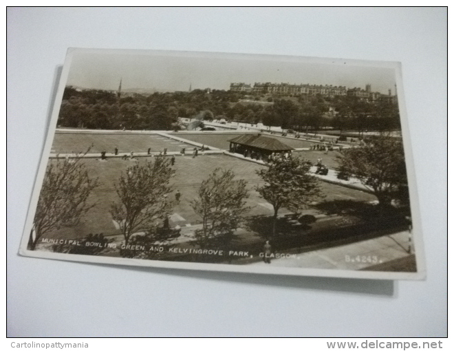 MUNICIPAL BOWLING GREEN AND KELVINGROVE PARK GLASGOW  U.K. - Bowling