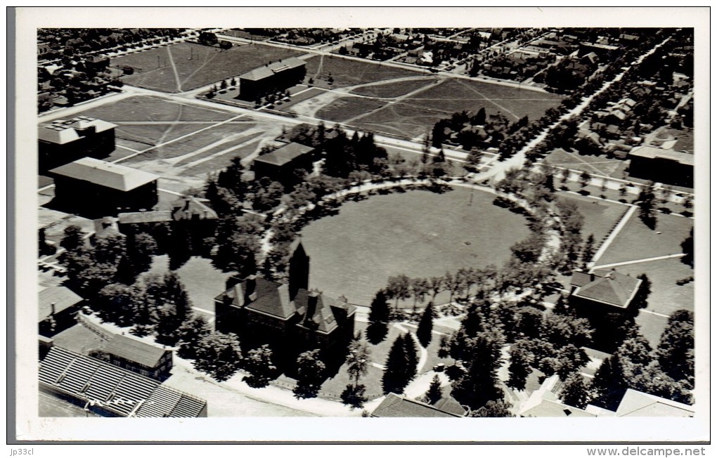 Postcard Aerial View (vue Aérienne) Of The University Of Montana (Missoula) About 1940 - Missoula