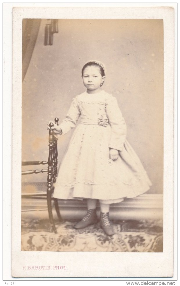 Photo CDV - Portrait De Petite Fille En Pied - Barotin, Nantes - Anciennes (Av. 1900)