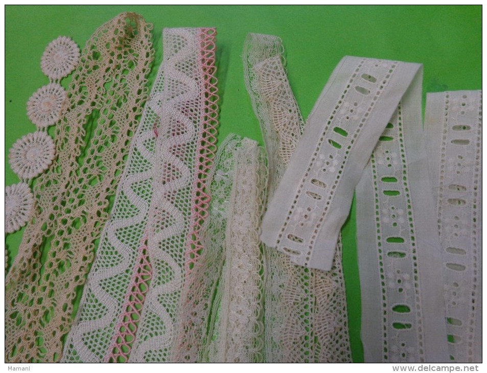 Lot De Dentelles - Laces & Cloth