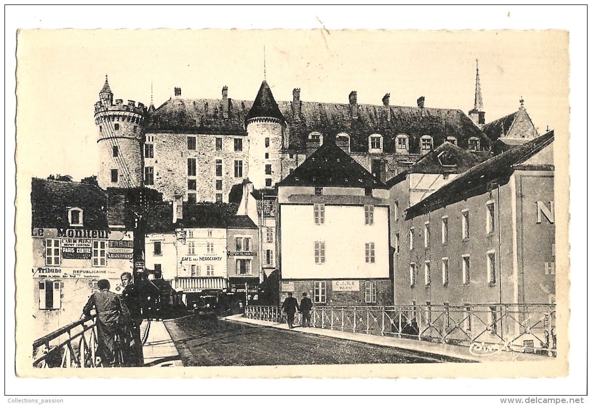 Cp, 03, Lapalisse, Le Pont Sur La Besbre, La Place De L'Industrie Et Le Château - Lapalisse