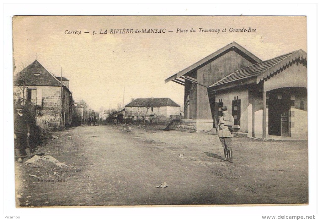 CPA 19 LA RIVIERE DE MANSAC Place Du Tramway Et Grande Rue - Otros & Sin Clasificación