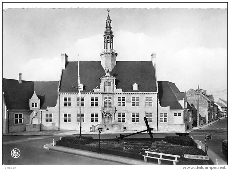 OOSTDUINKERKE  MAISON COMMUNALE - Oostduinkerke