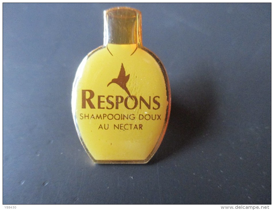 Pin´s --  RESPONS - Shampoing Doux Au Nectar - Marche