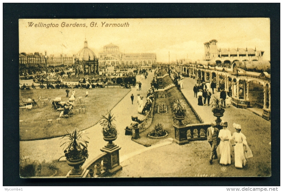 ENGLAND  -  Great Yarmouth  Wellington Gardens  Used Vintage Postcard As Scans - Great Yarmouth