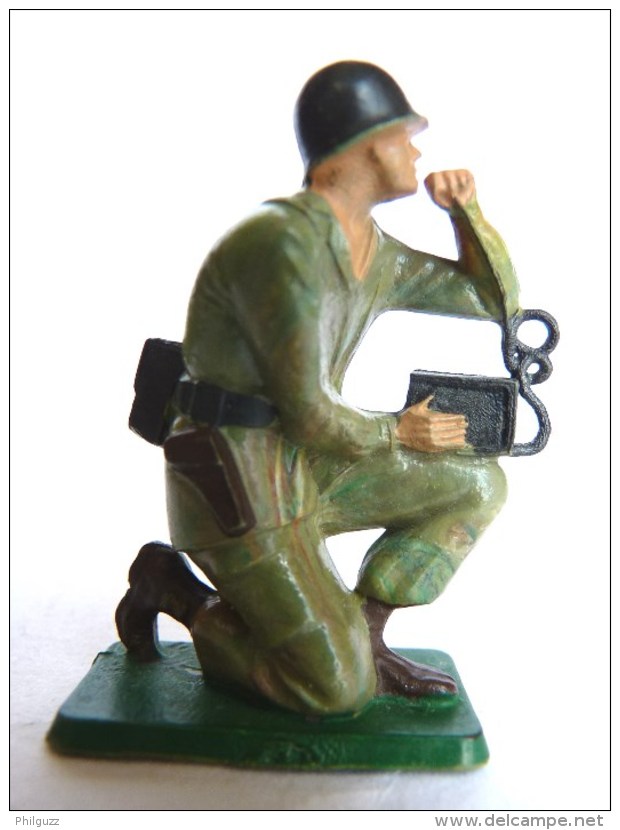 SOLDAT FIGURINE FIG STARLUX 1966 PARA CASQUE Téléphoniste P2  ARMEE MODERNE Socle  Vert (1) - Starlux