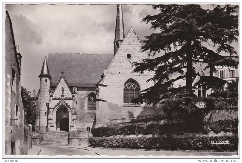 37 -  SAINT CYR SUR LOIRE   Église Et Portail XVeme Siècle - Saint-Cyr-sur-Loire