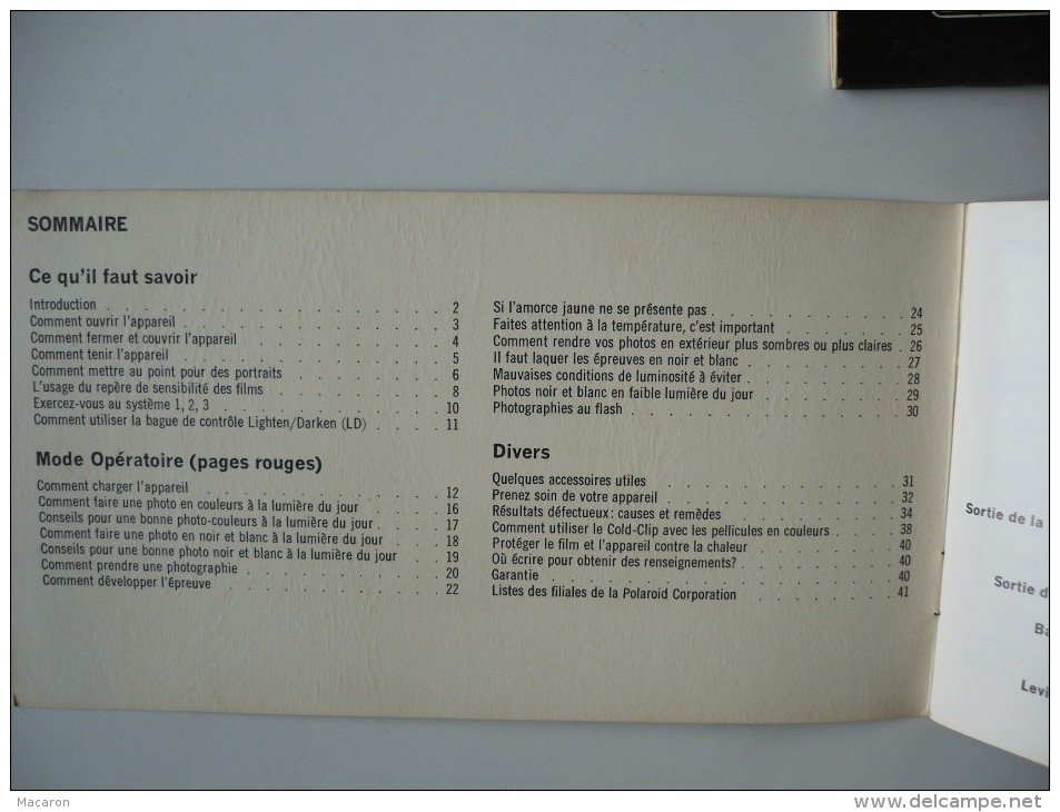 4 NOTICES APPAREIL PHOTO POLAROID 101, 103 et 104 (1 en français et 1 en anglais). 18,5x10 cm. 40 pages chacun. TBEtat
